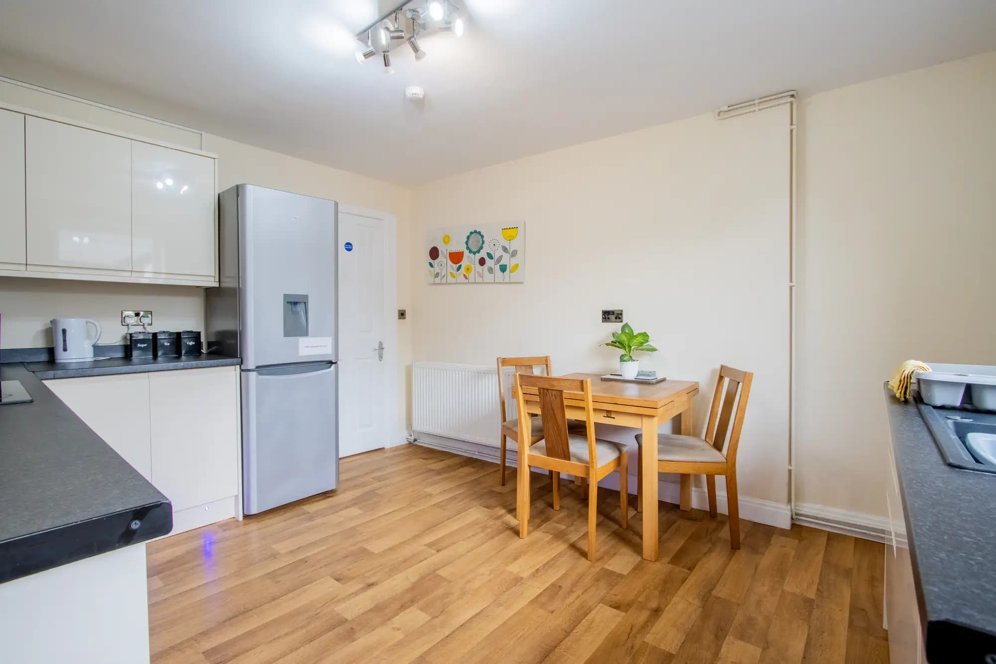 property photo 9 of 30
