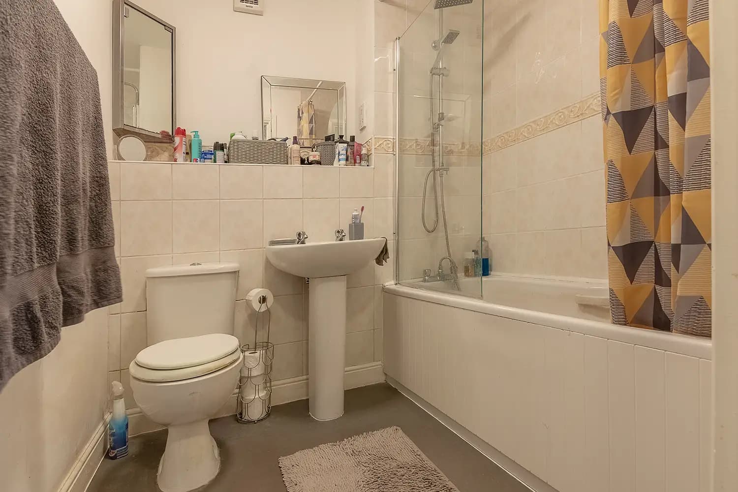 property photo 10 of 17