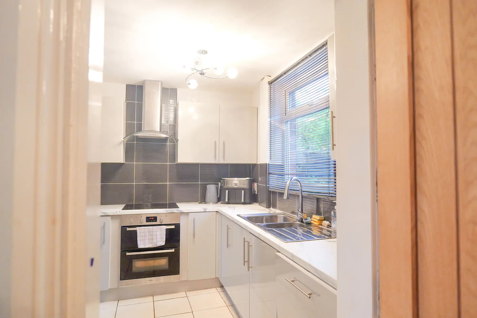 property photo 6 of 25