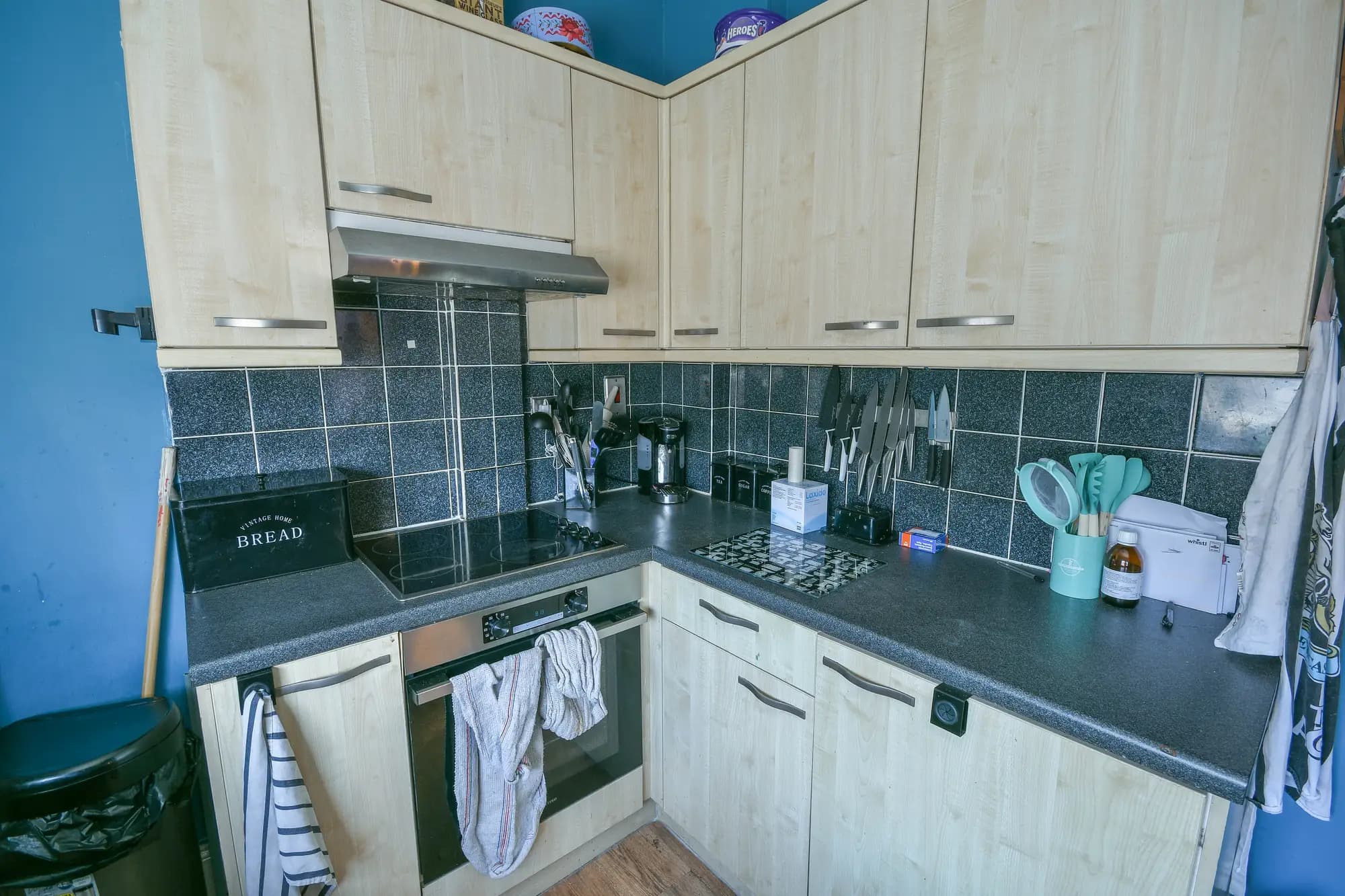 property photo 4 of 18
