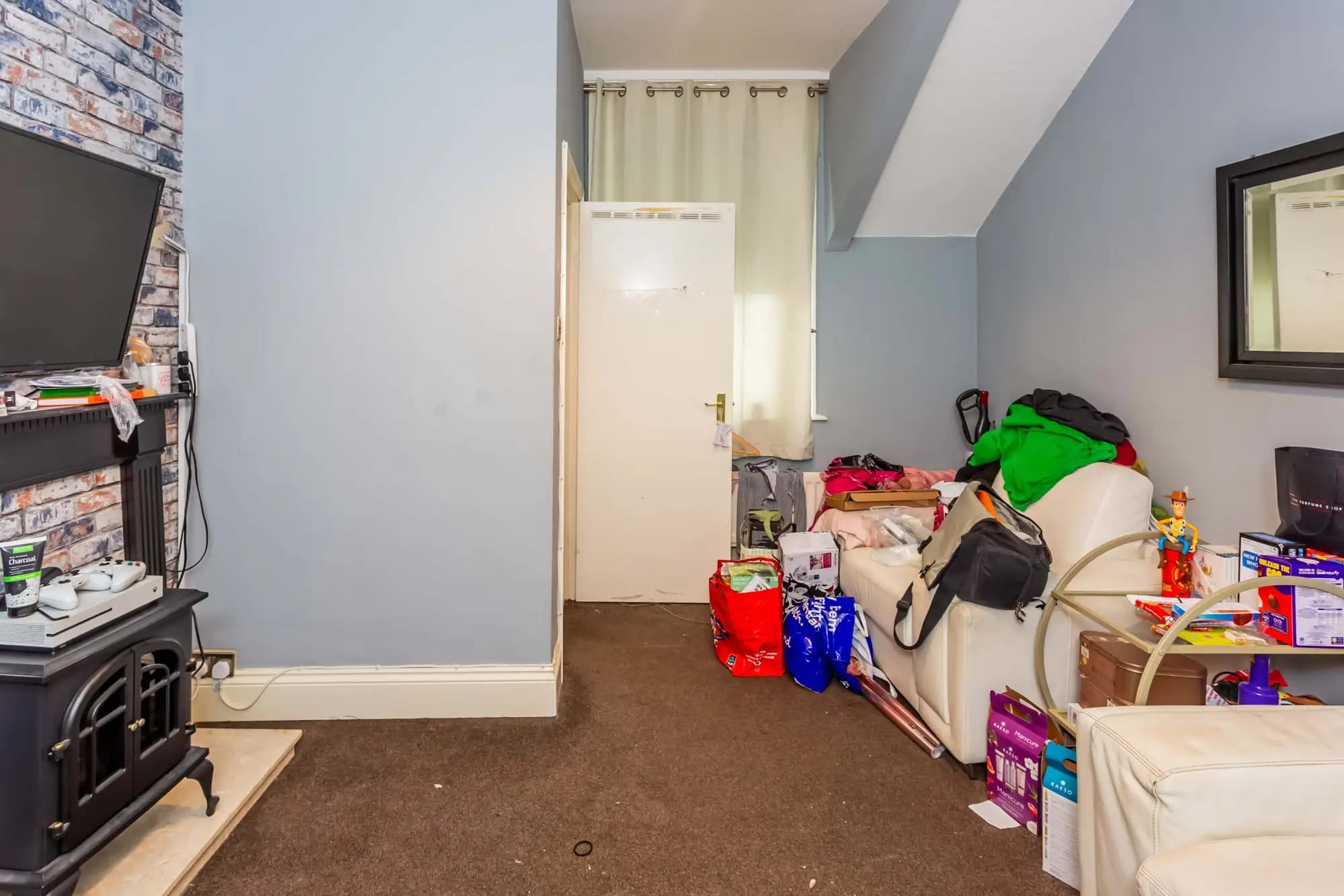 property photo 4 of 13