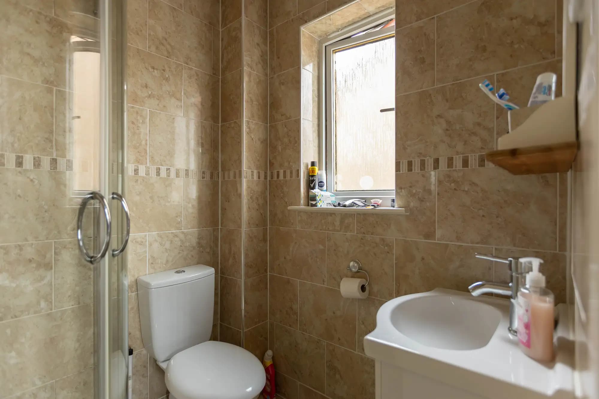 property photo 16 of 38