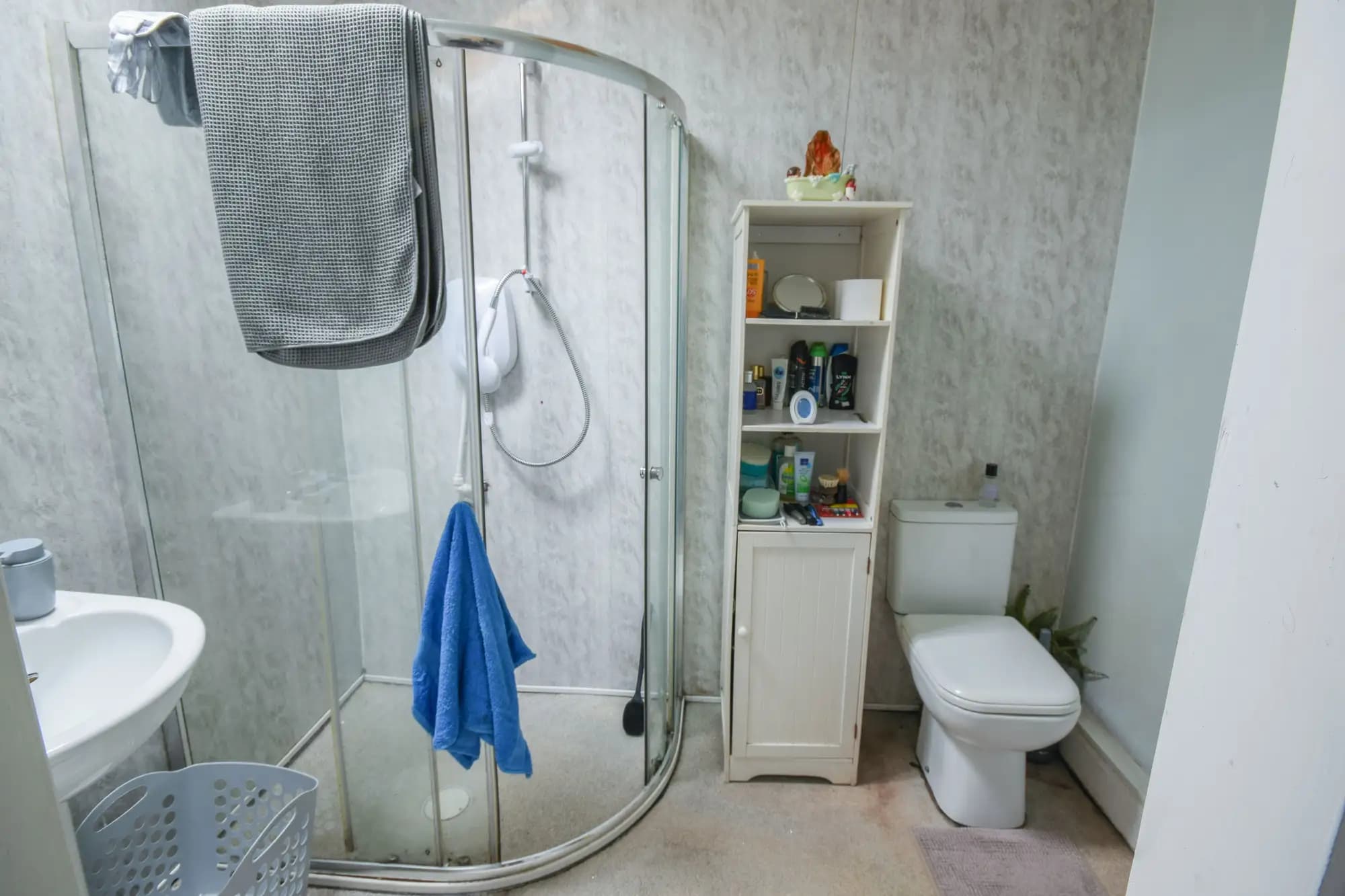 property photo 6 of 14