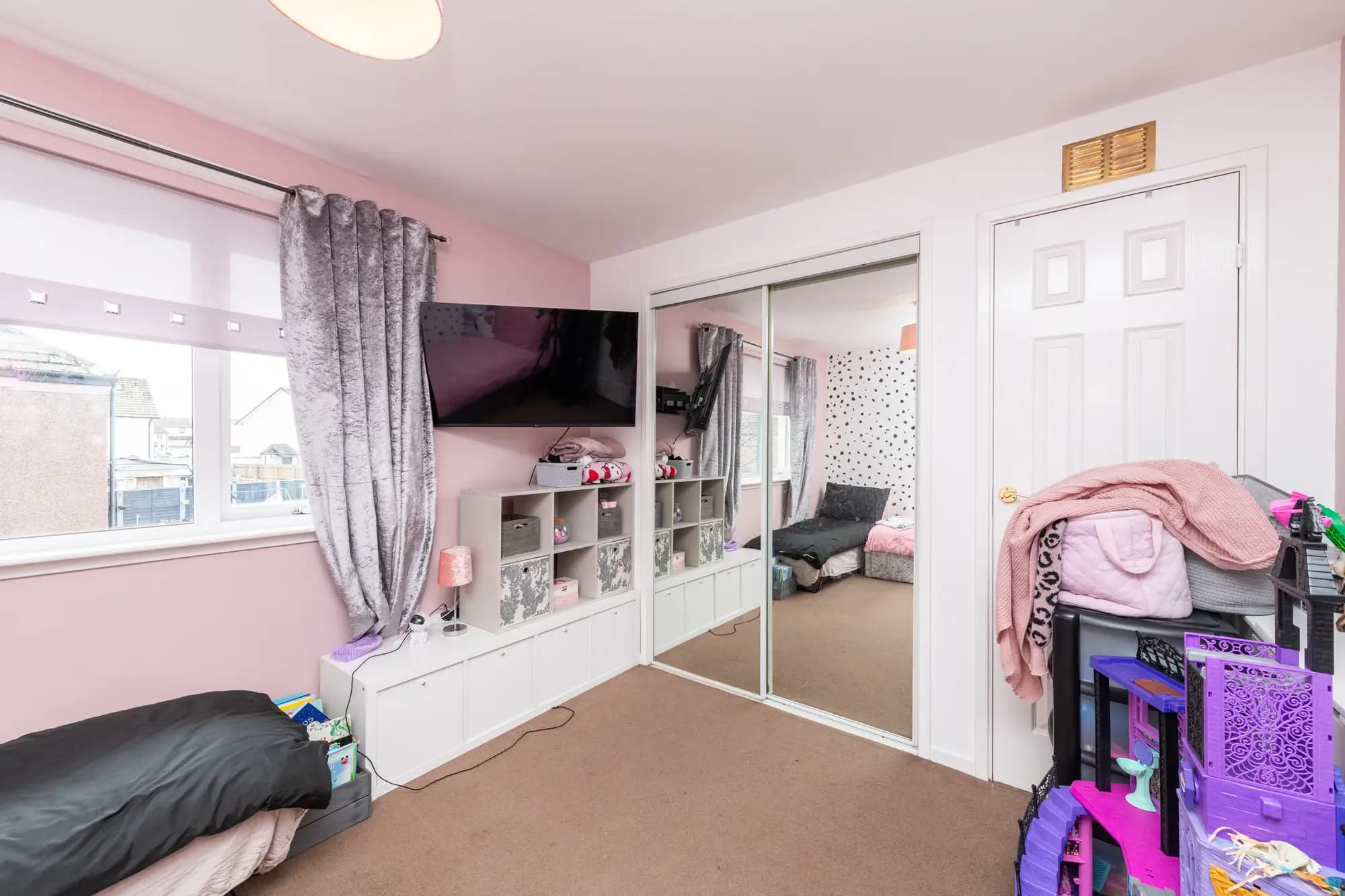 property photo 20 of 33