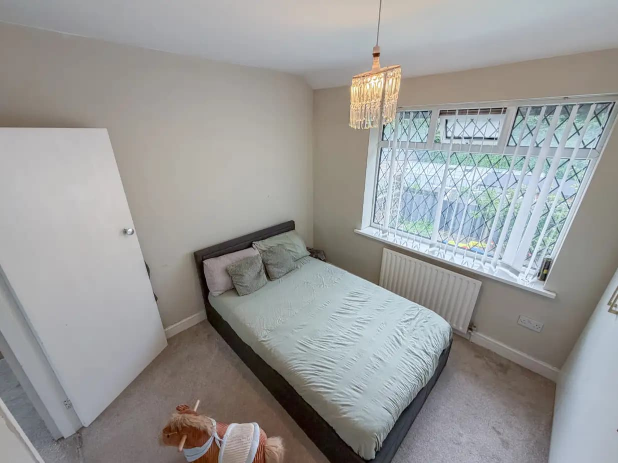 property photo 16 of 33