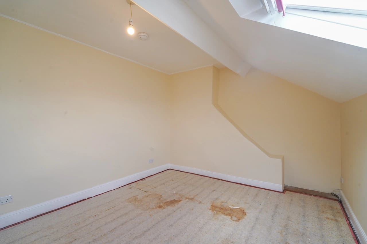 property photo 27 of 34