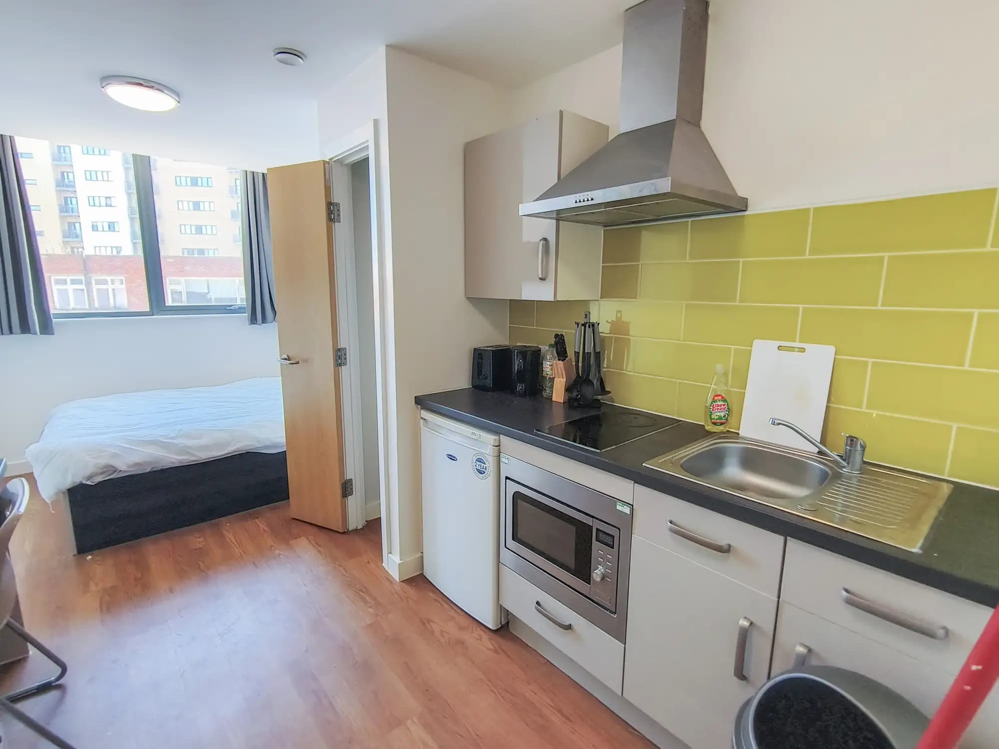 property photo 5 of 9