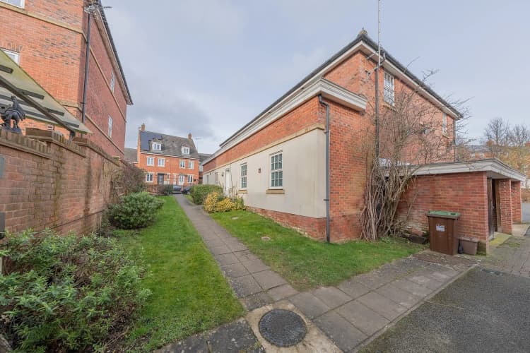 property photo 15 of 17