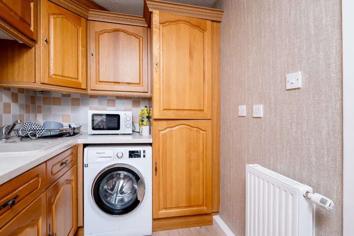 property photo 6 of 16