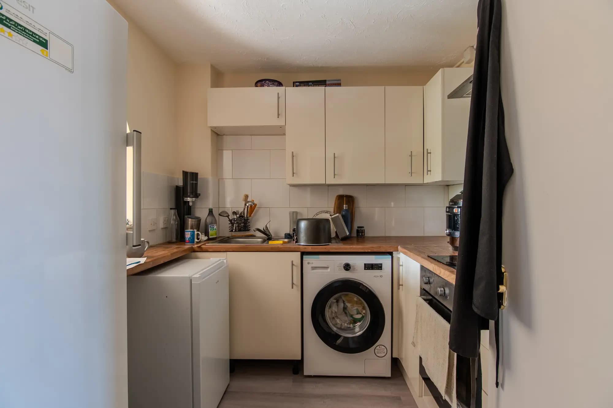 property photo 4 of 18