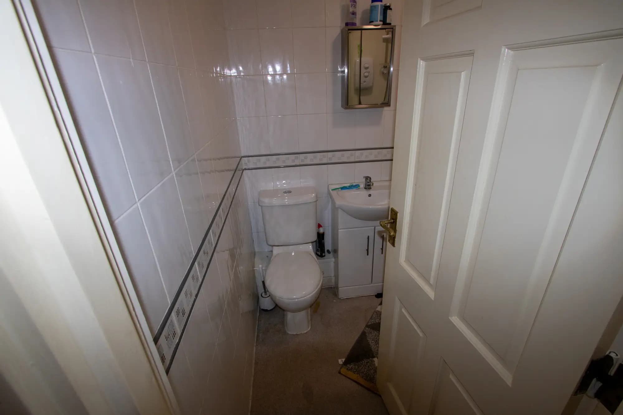 property photo 7 of 19