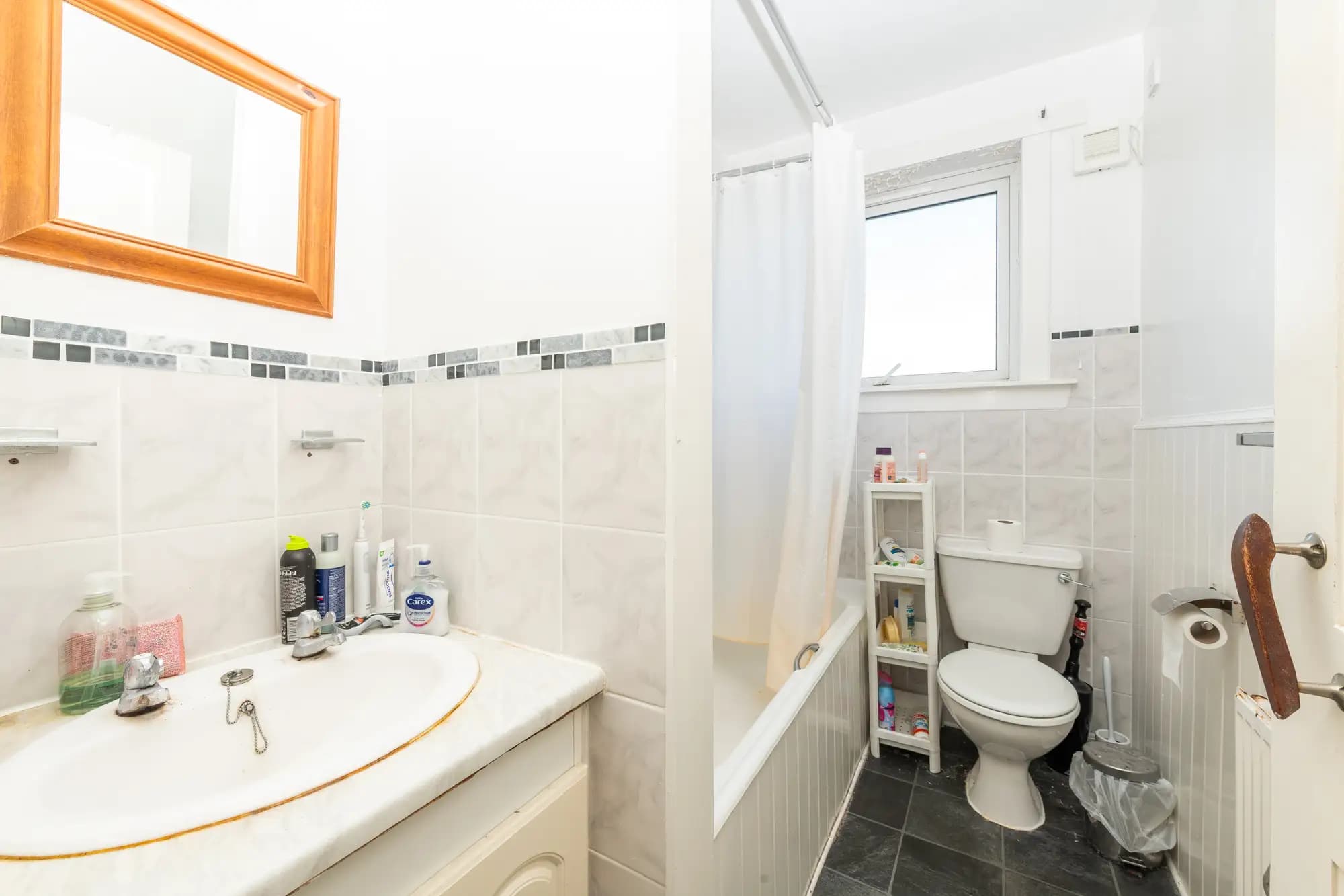 property photo 8 of 17