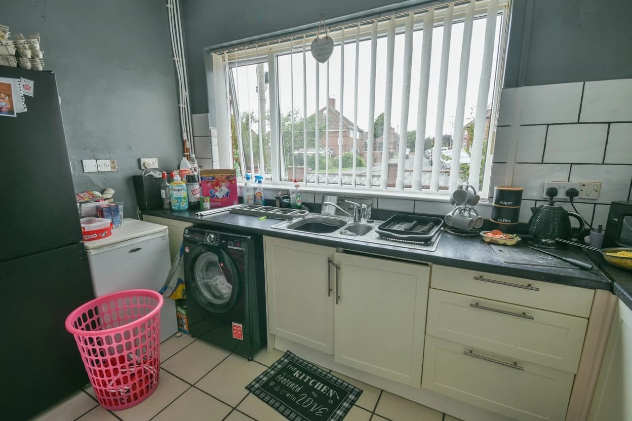 property photo 7 of 20