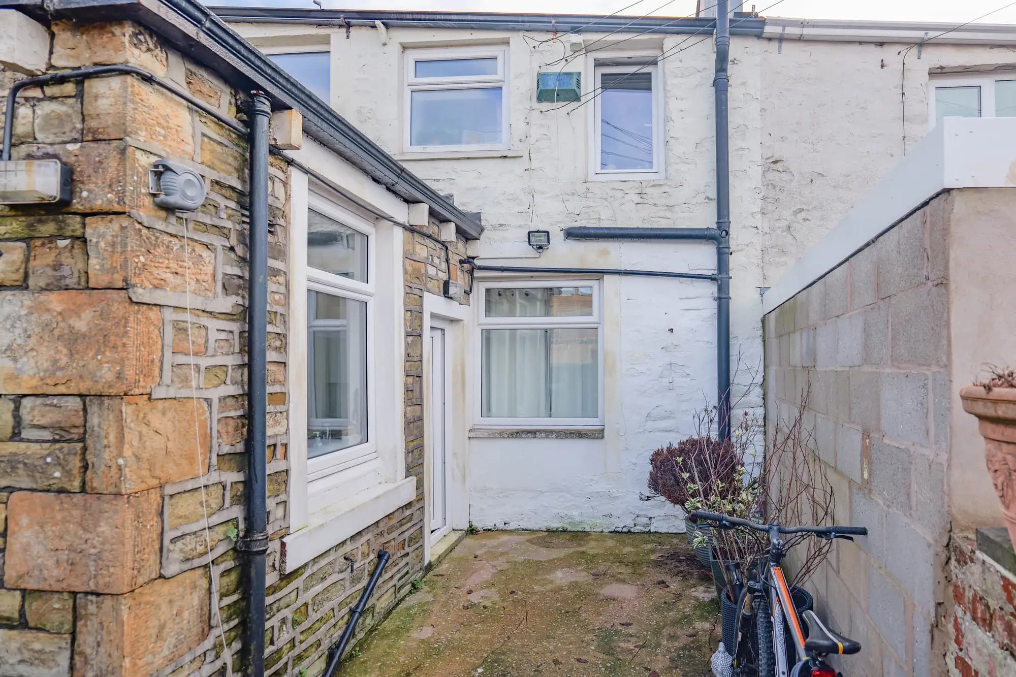 property photo 21 of 23