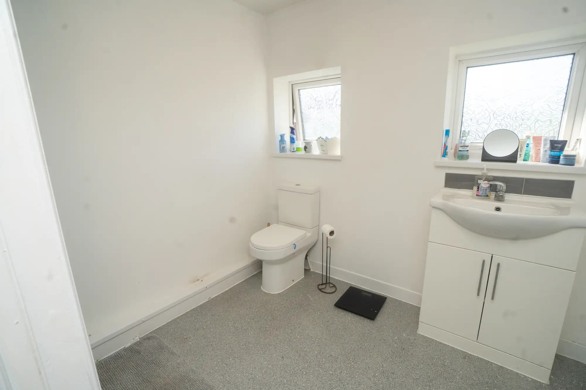 property photo 8 of 17