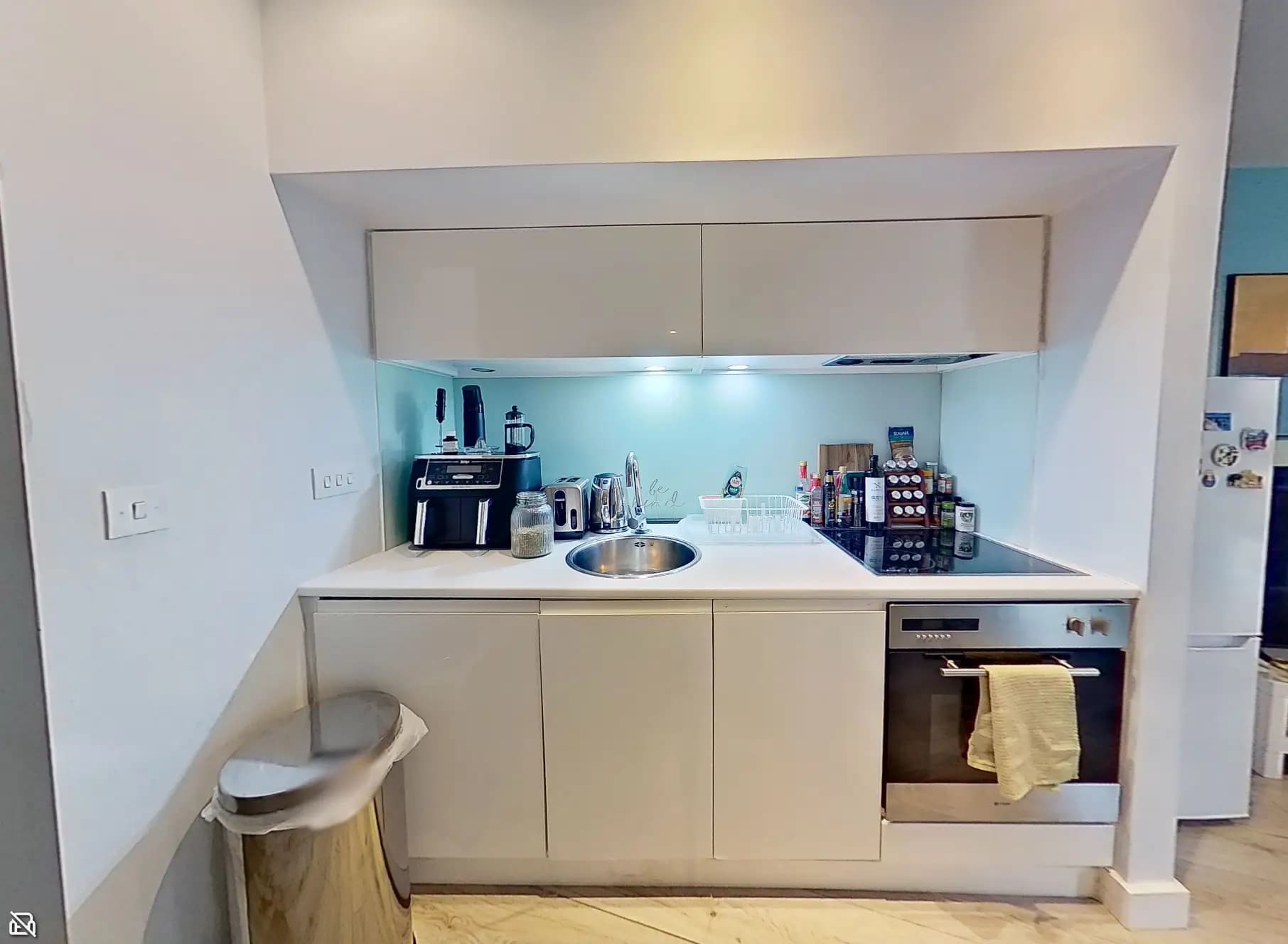 property photo 6 of 21