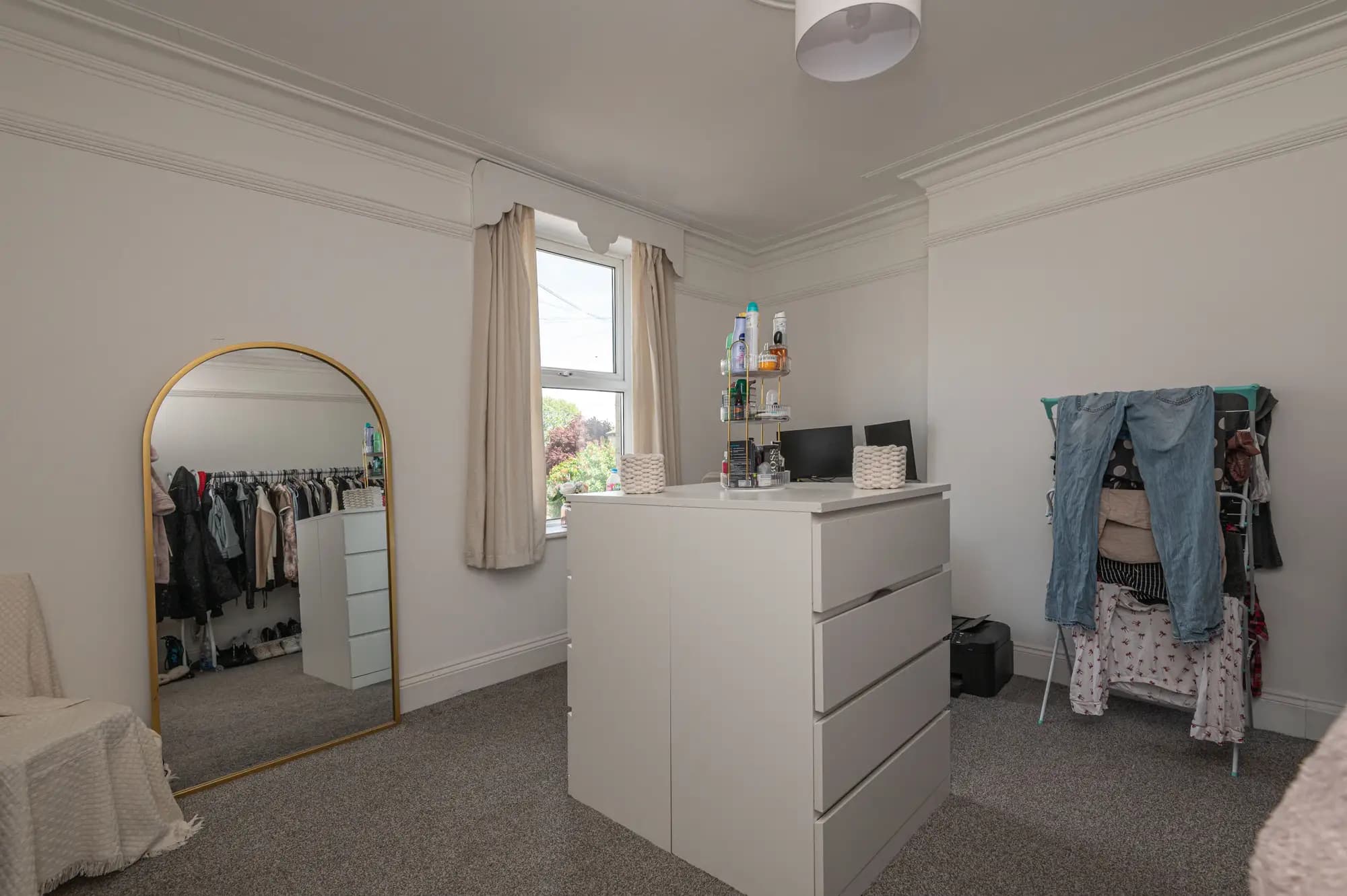 property photo 9 of 18