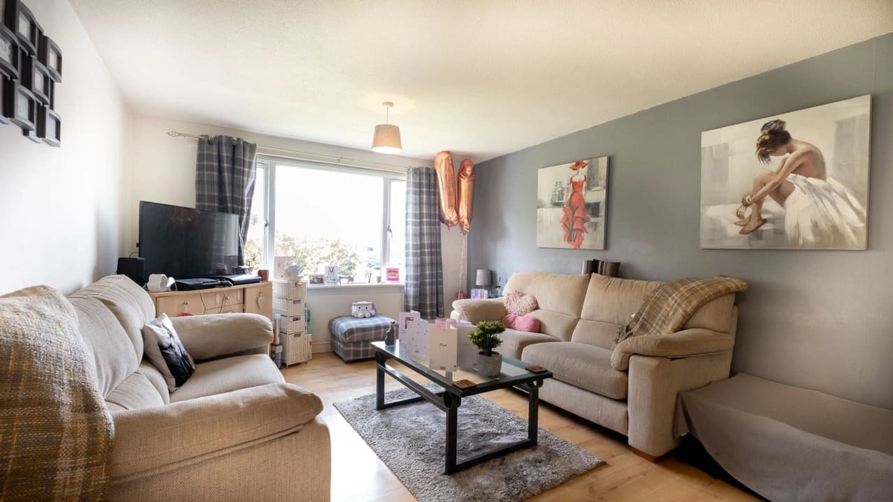 property photo 4 of 20