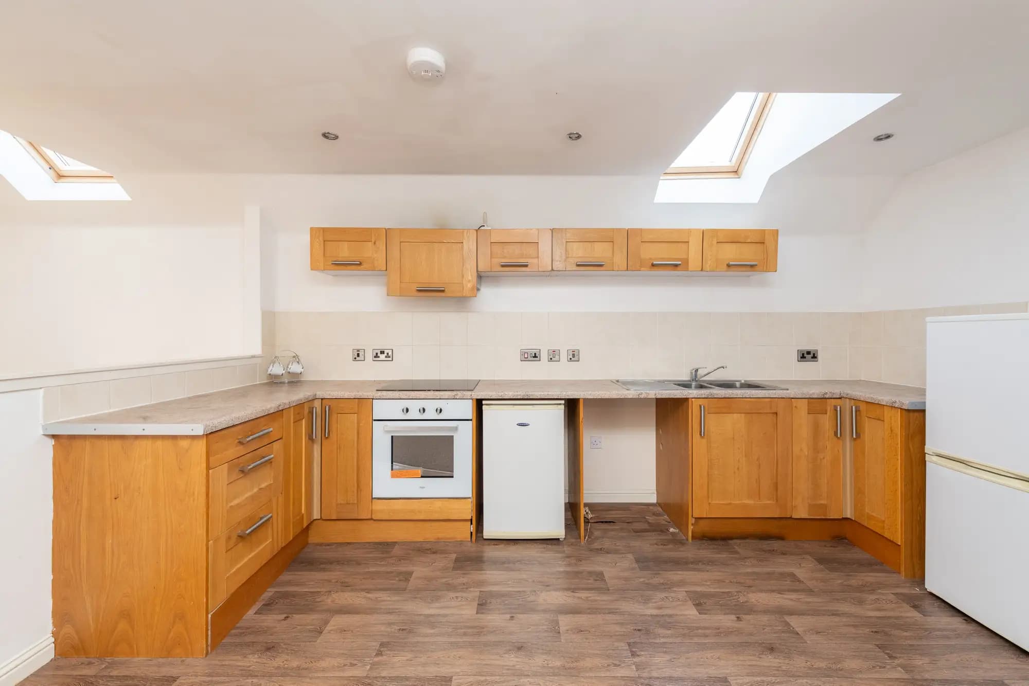 property photo 6 of 16