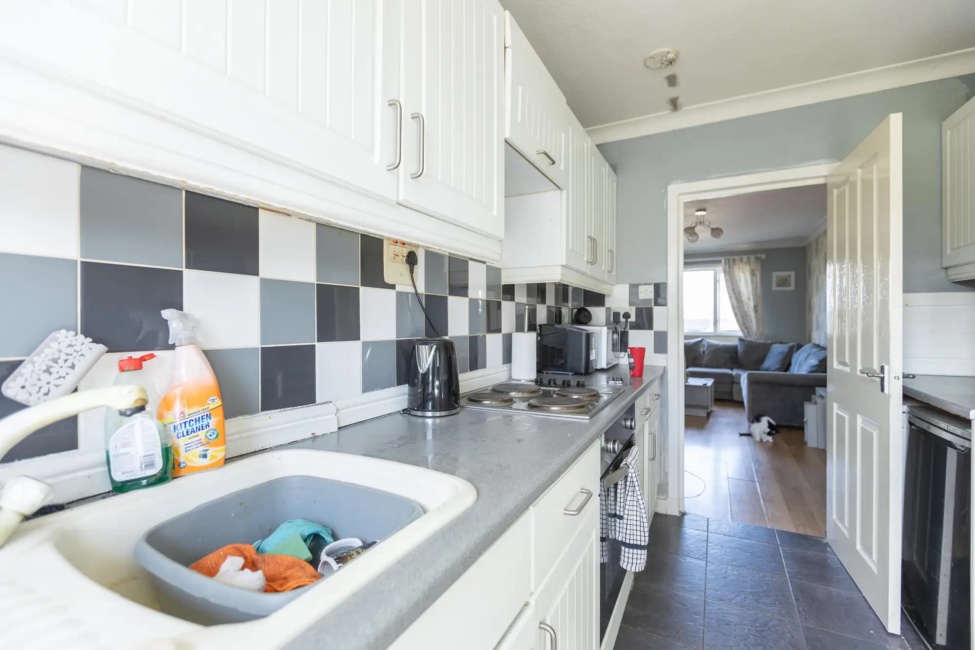 property photo 6 of 17