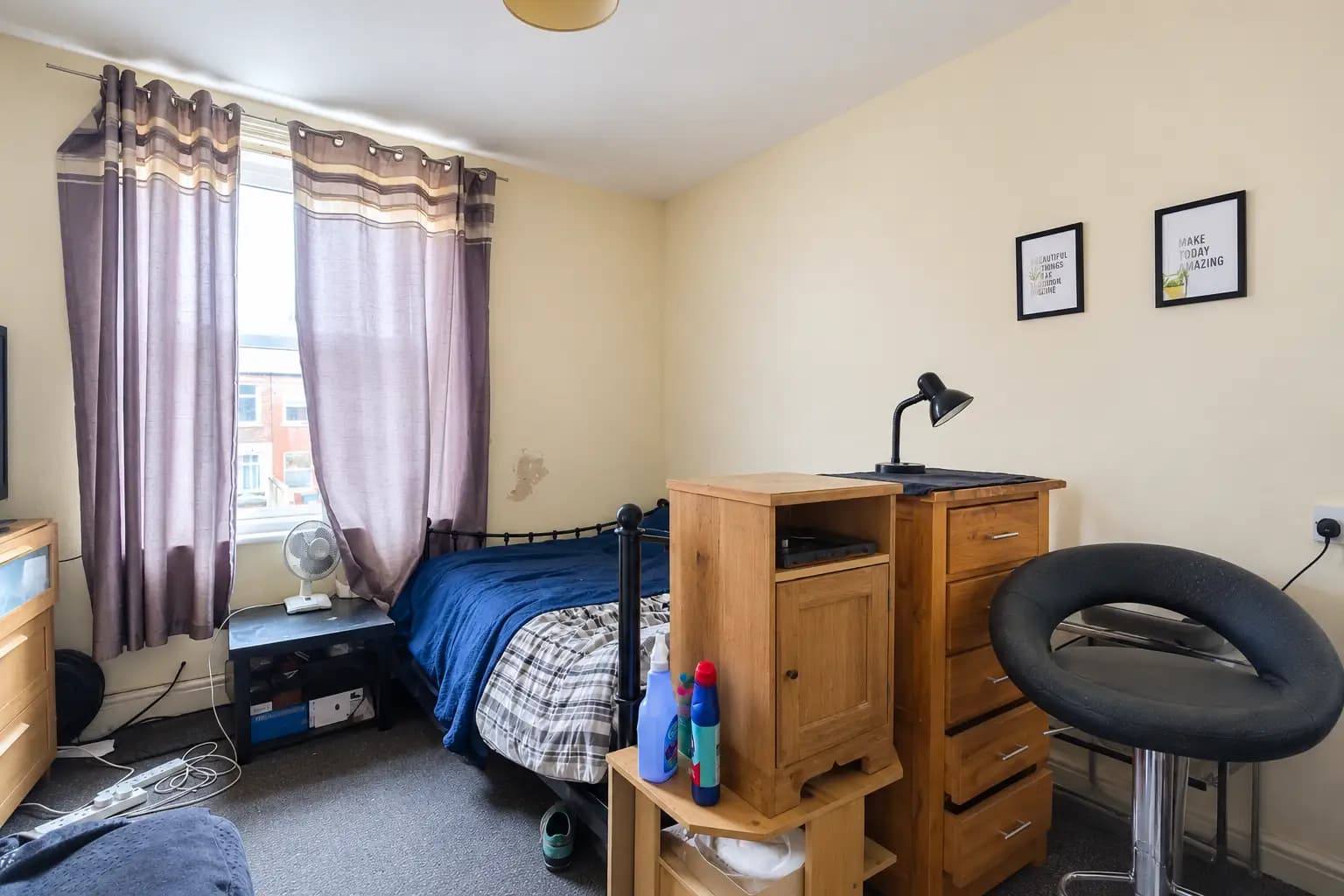 property photo 21 of 33