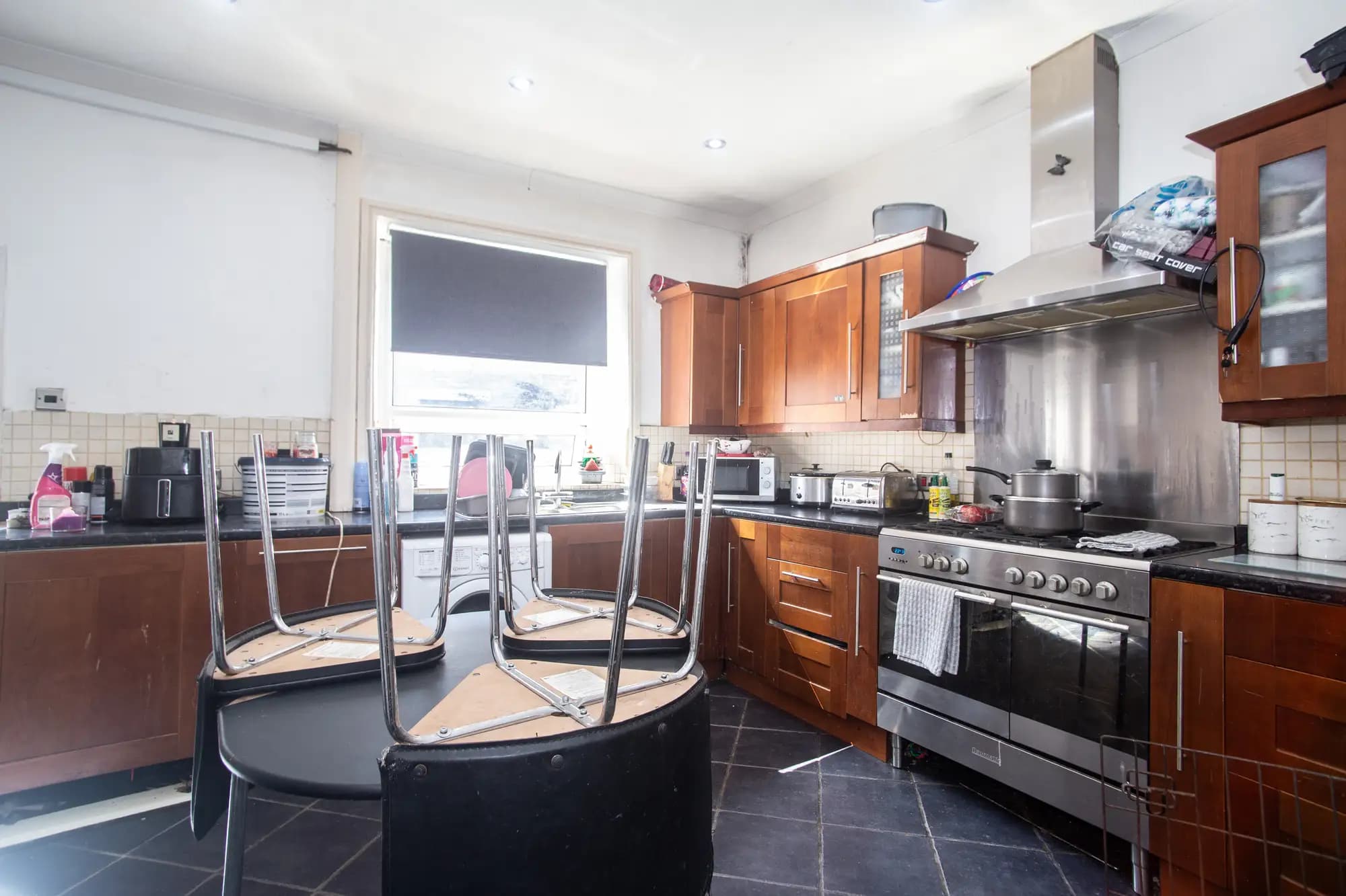 property photo 5 of 16