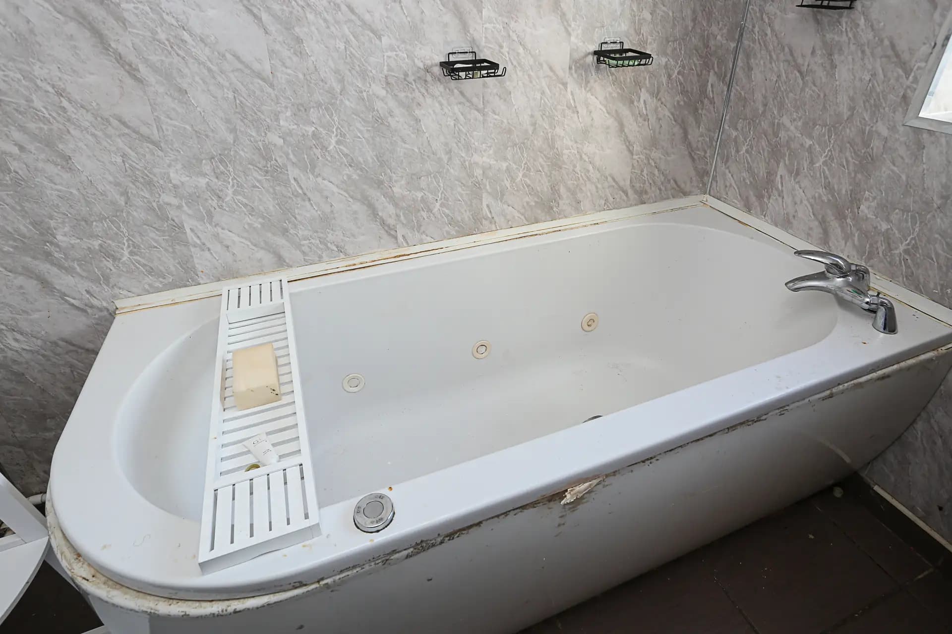 property photo 10 of 25