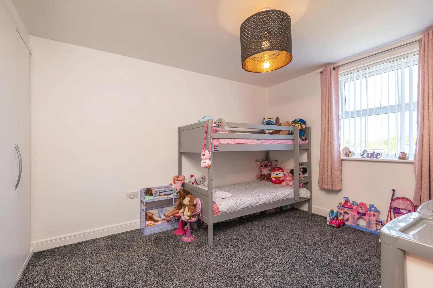 property photo 12 of 17