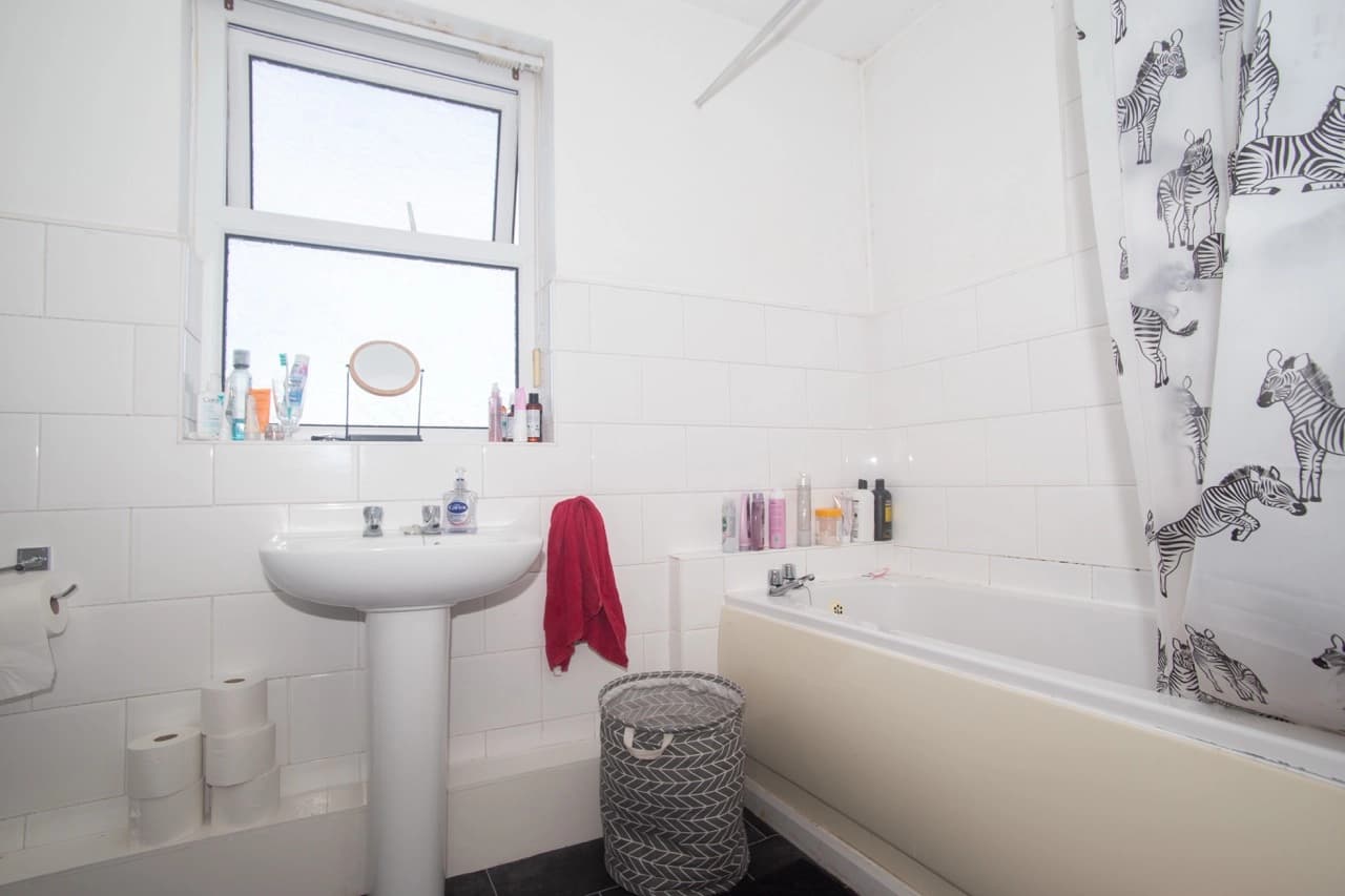 property photo 7 of 15