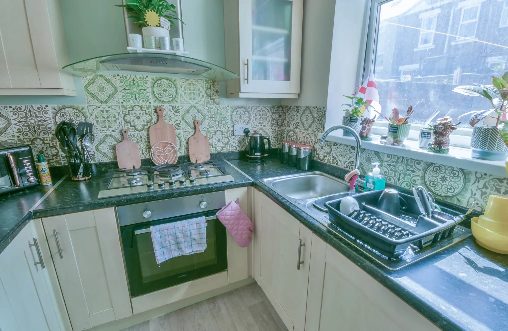 property photo 5 of 16