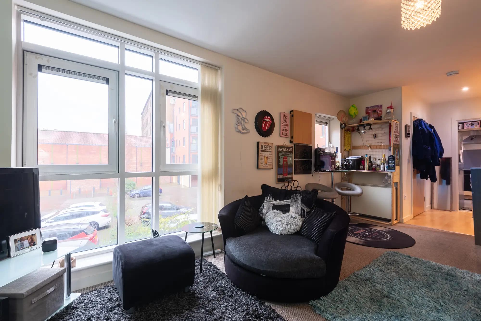 property photo 4 of 21