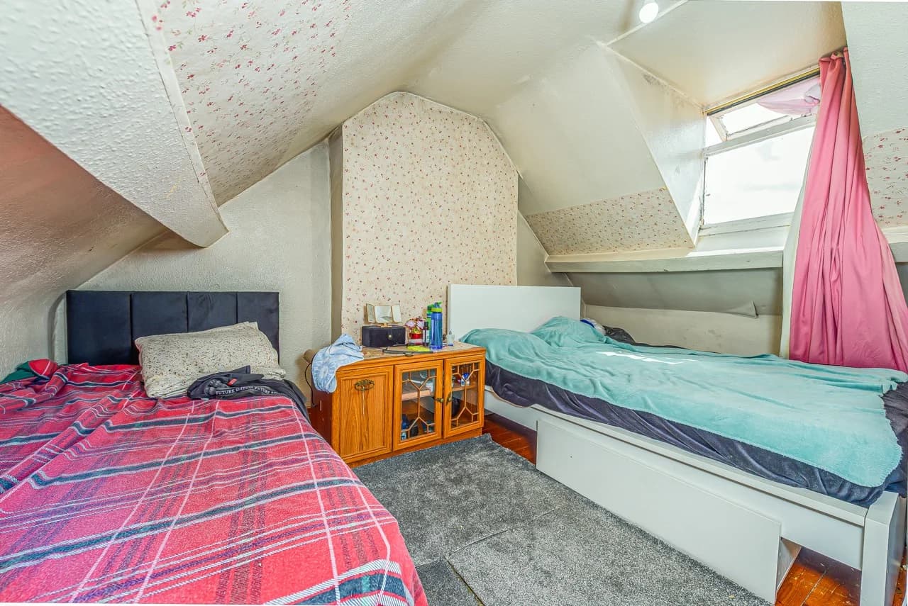 property photo 18 of 35