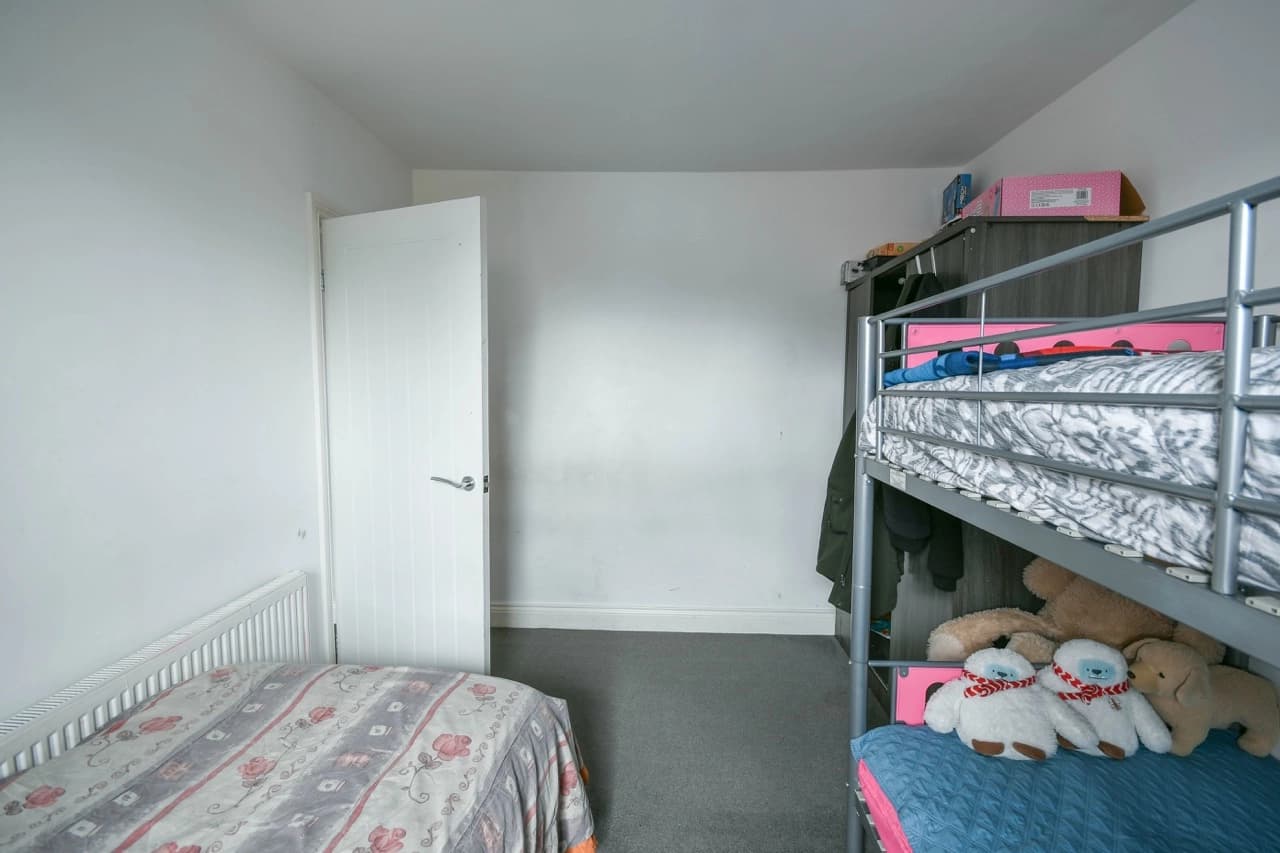 property photo 16 of 20