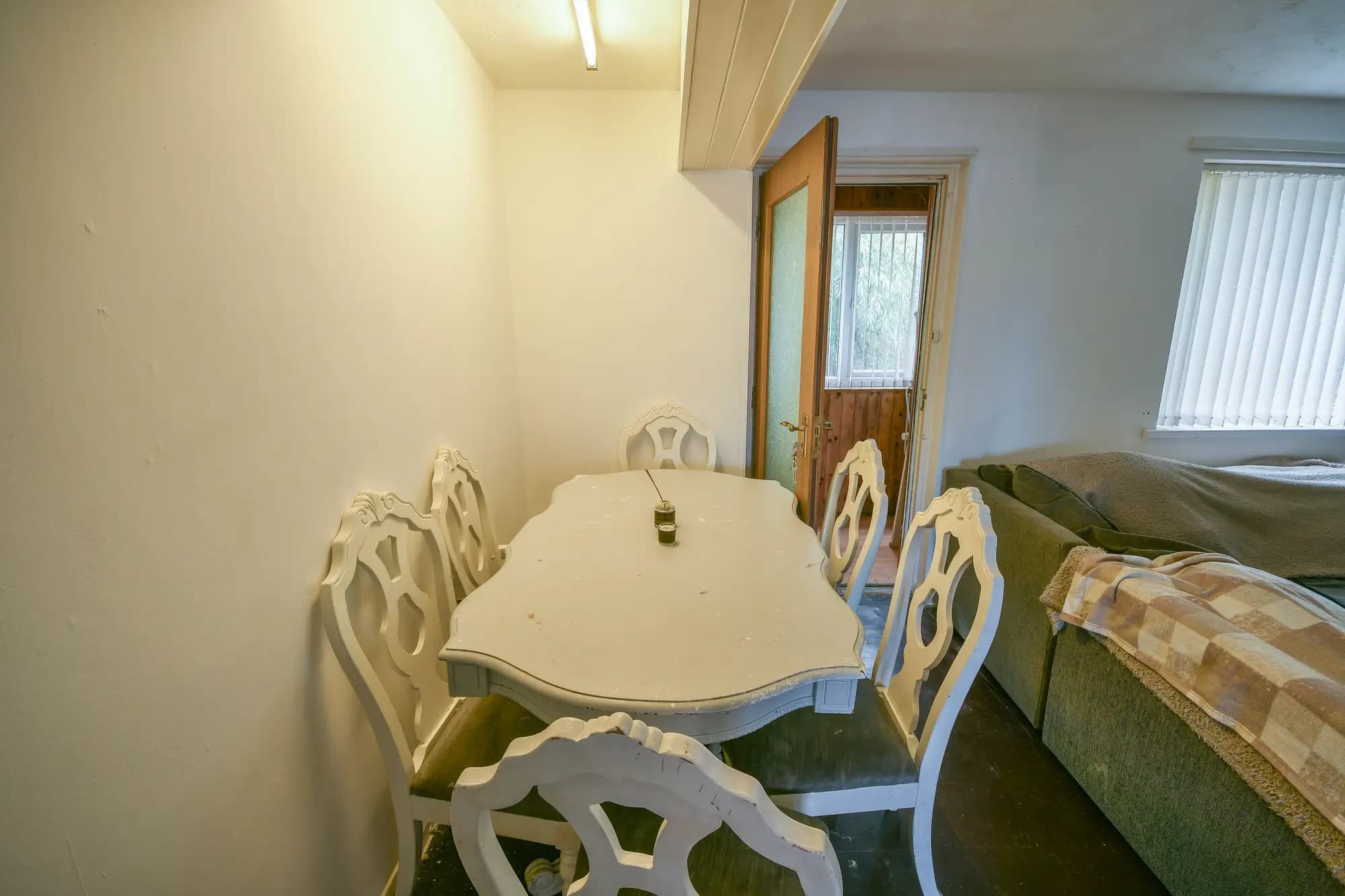 property photo 4 of 17