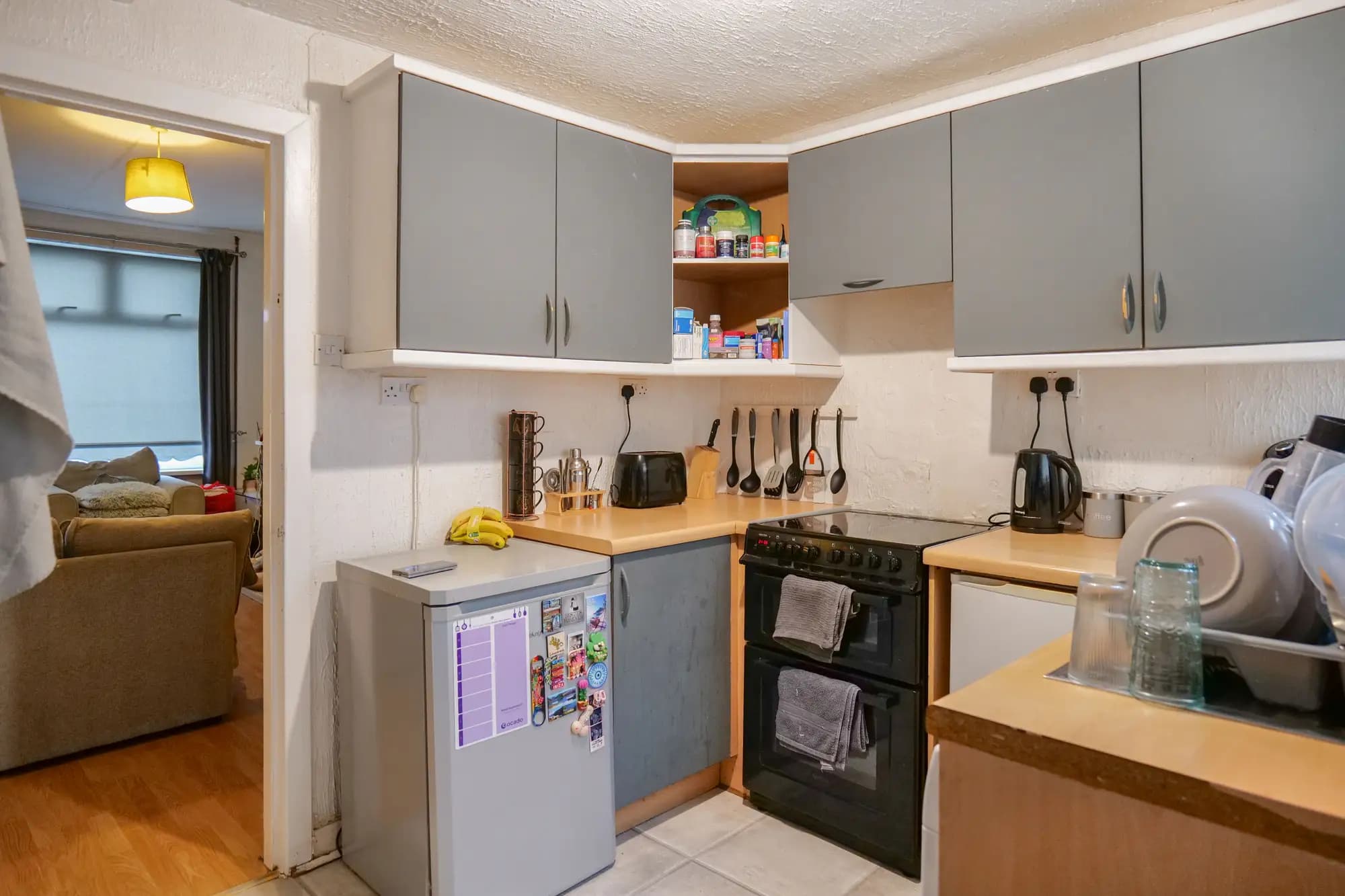 property photo 5 of 11