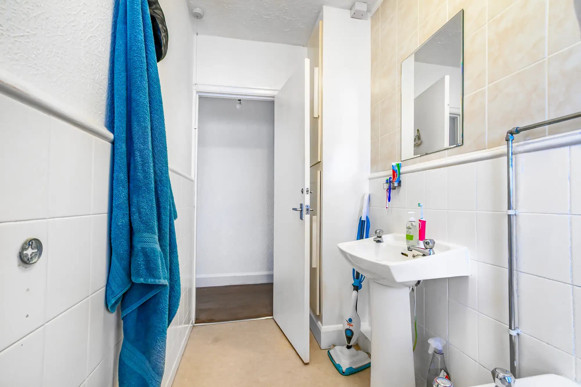 property photo 9 of 18