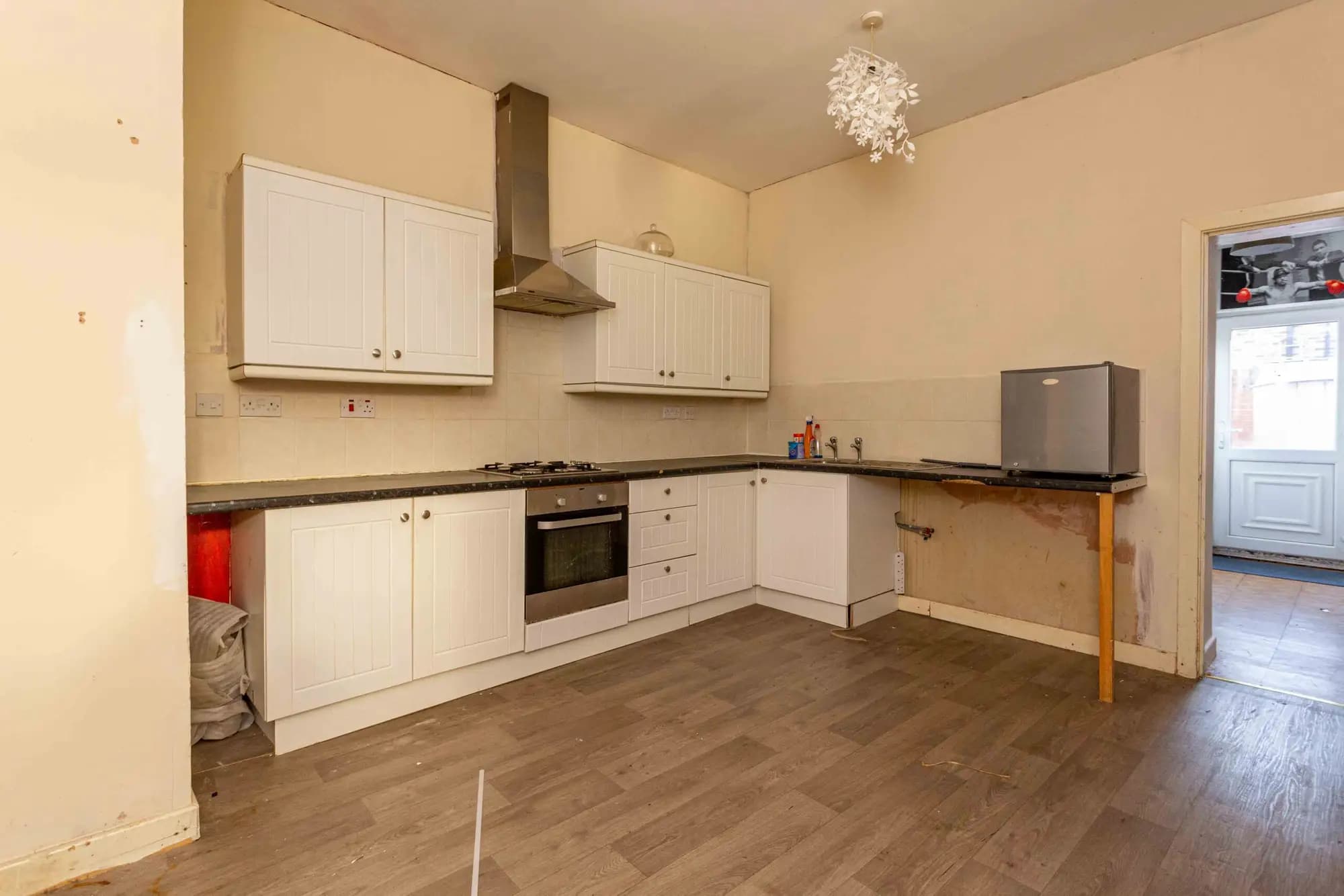 property photo 6 of 15