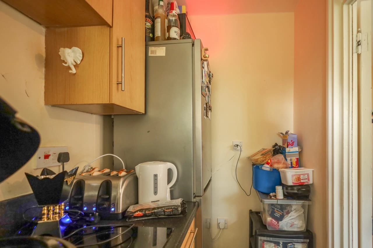property photo 5 of 17