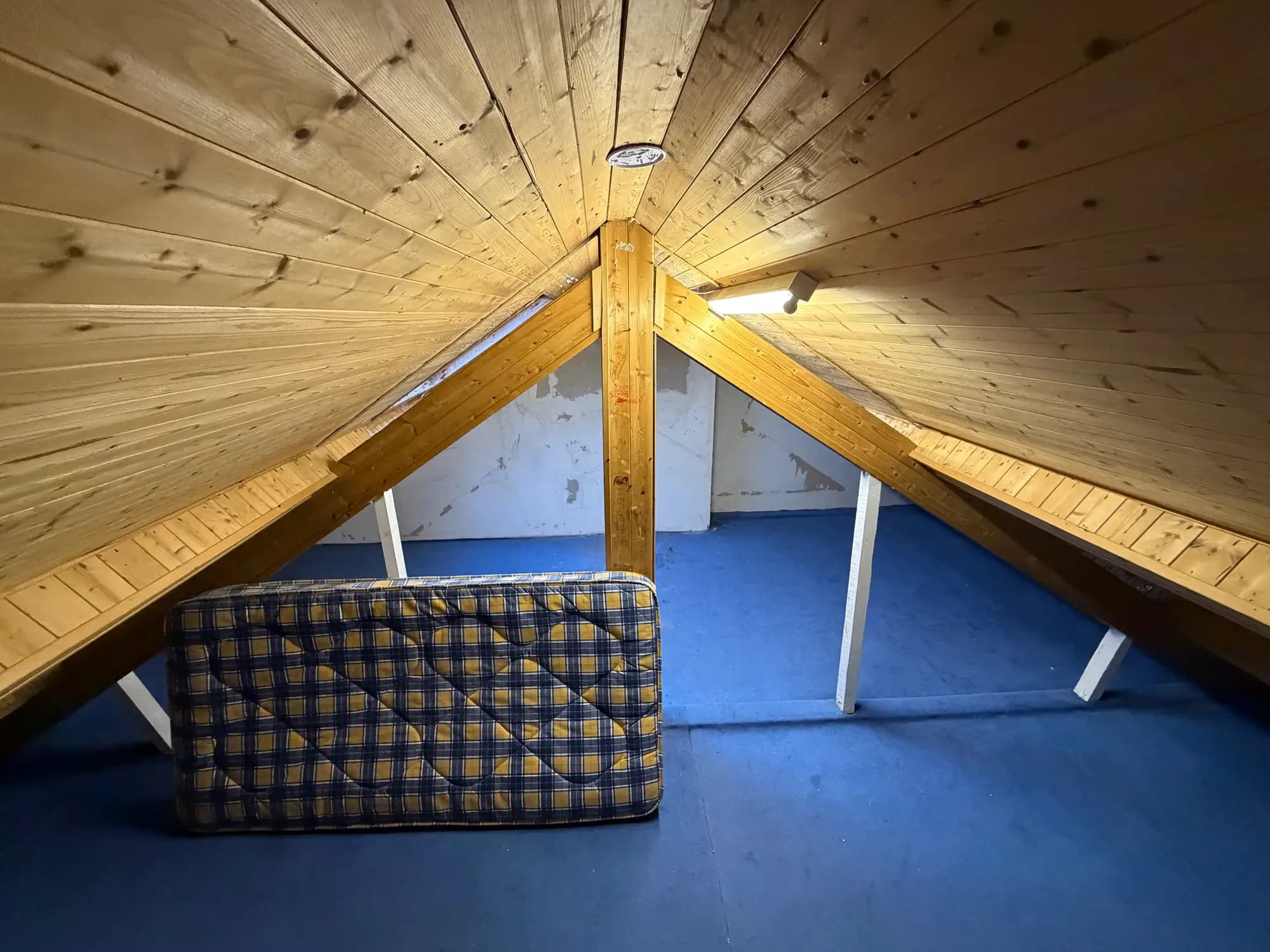 property photo 19 of 27