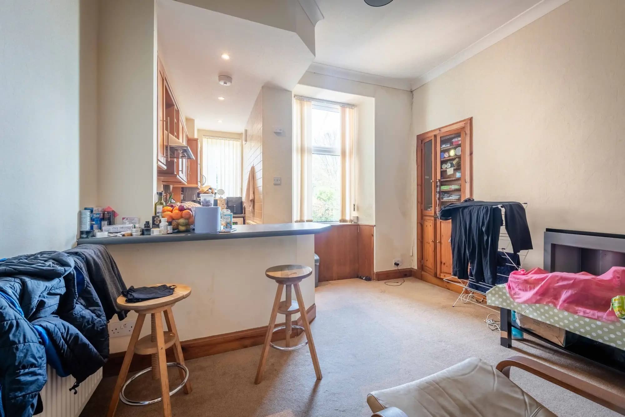 property photo 4 of 12