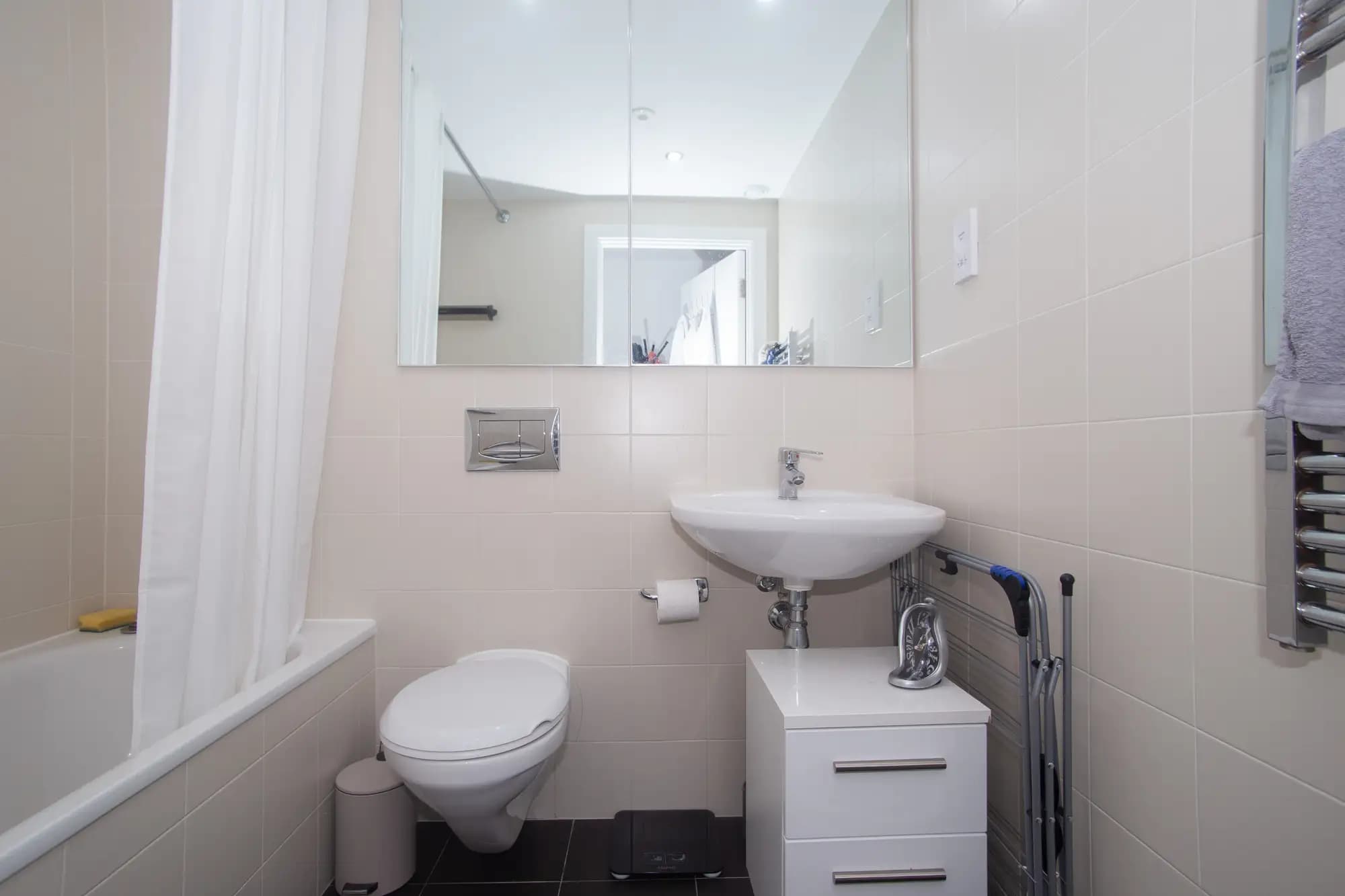 property photo 4 of 13