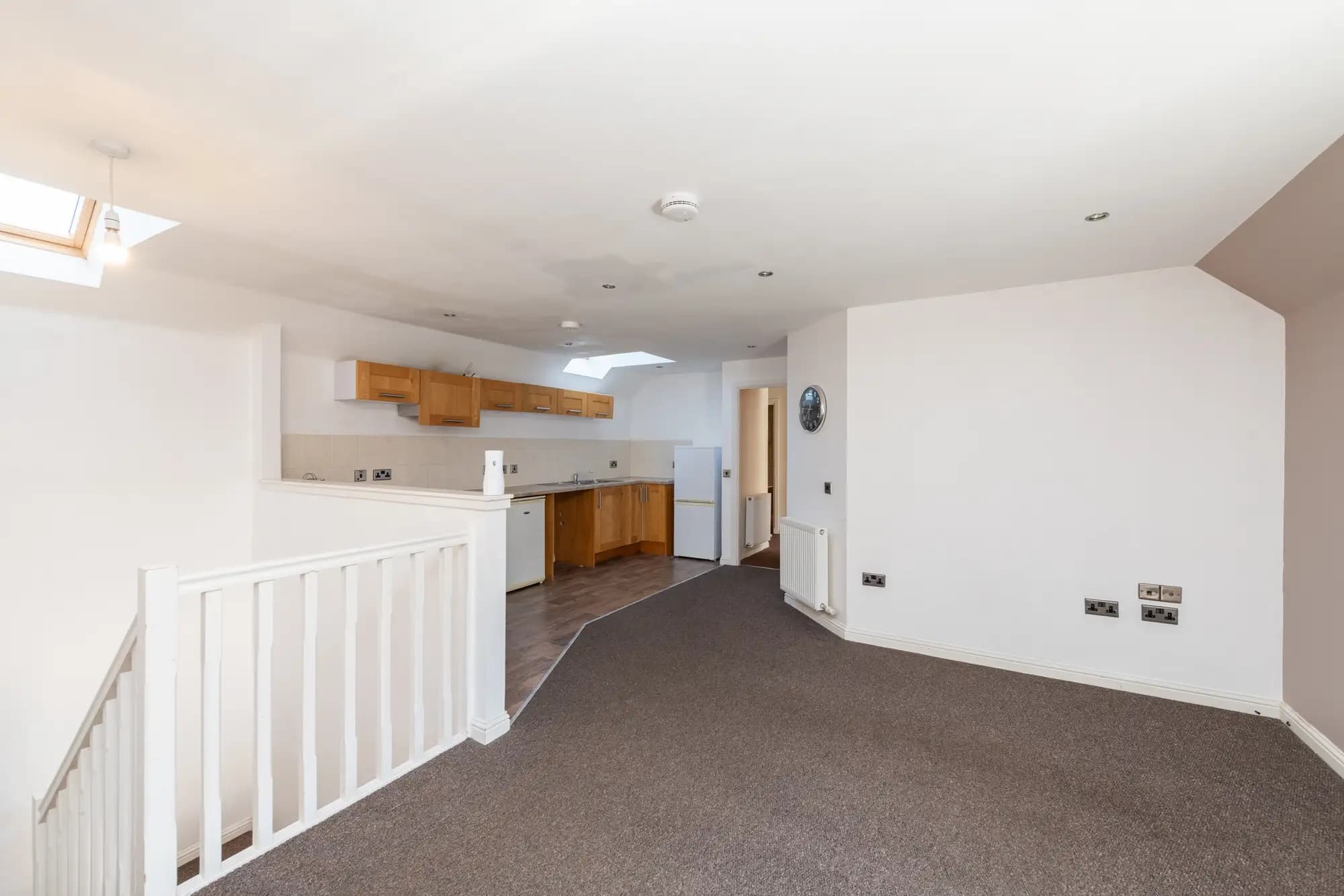 property photo 4 of 16