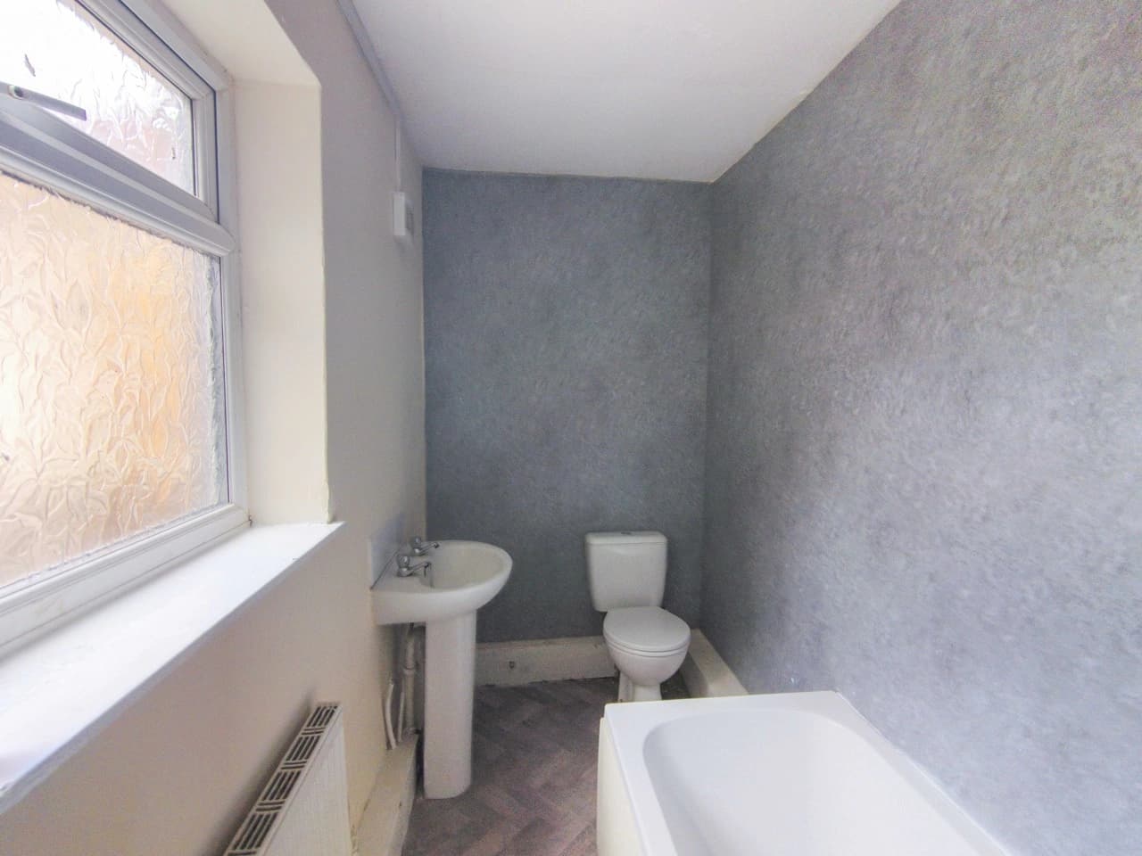 property photo 7 of 14