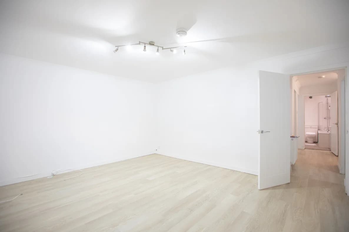 property photo 20 of 29