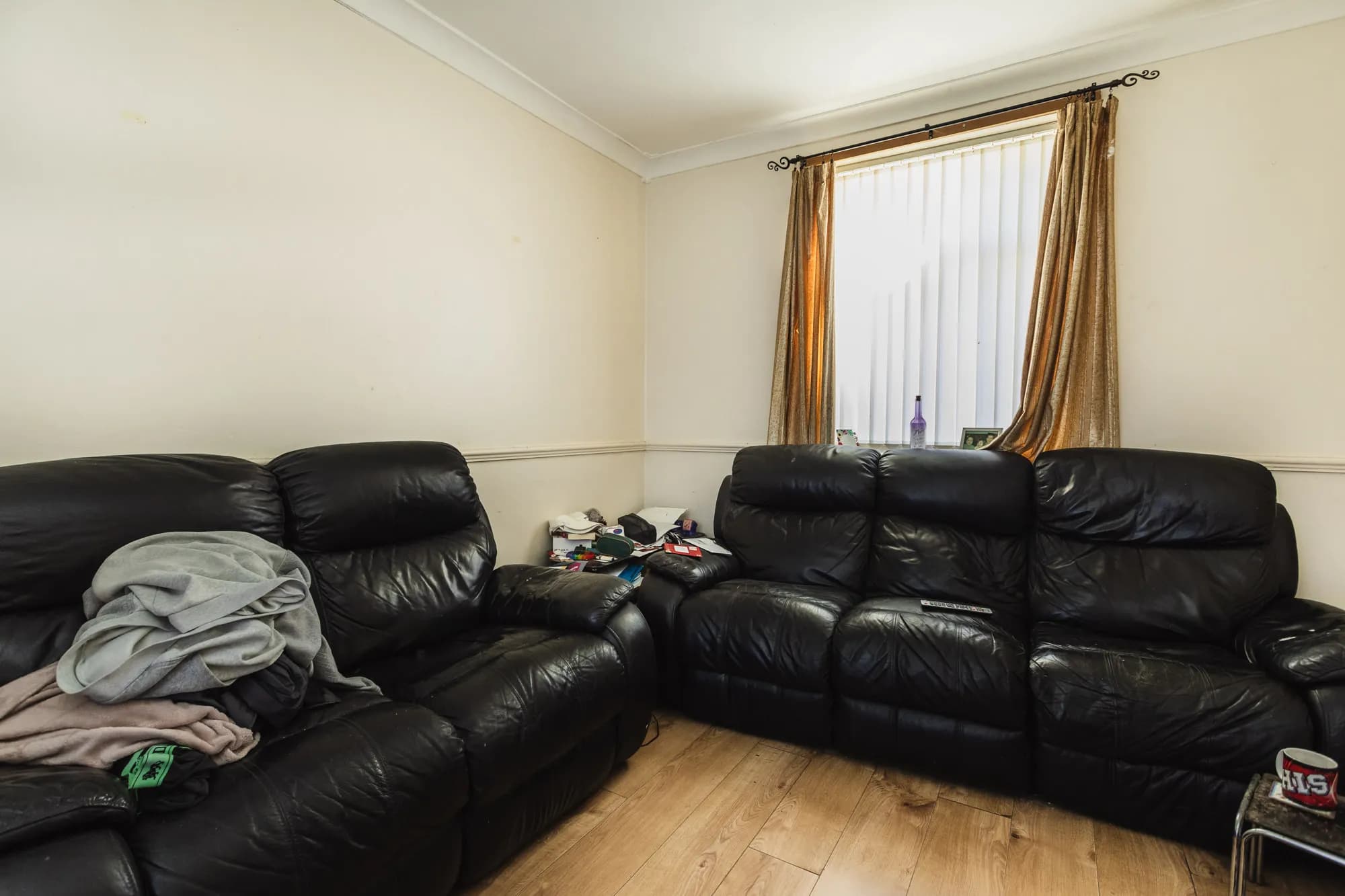 property photo 4 of 21