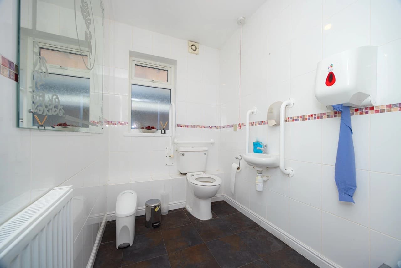 property photo 18 of 37