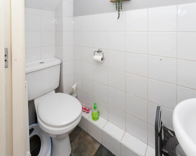 property photo 11 of 27