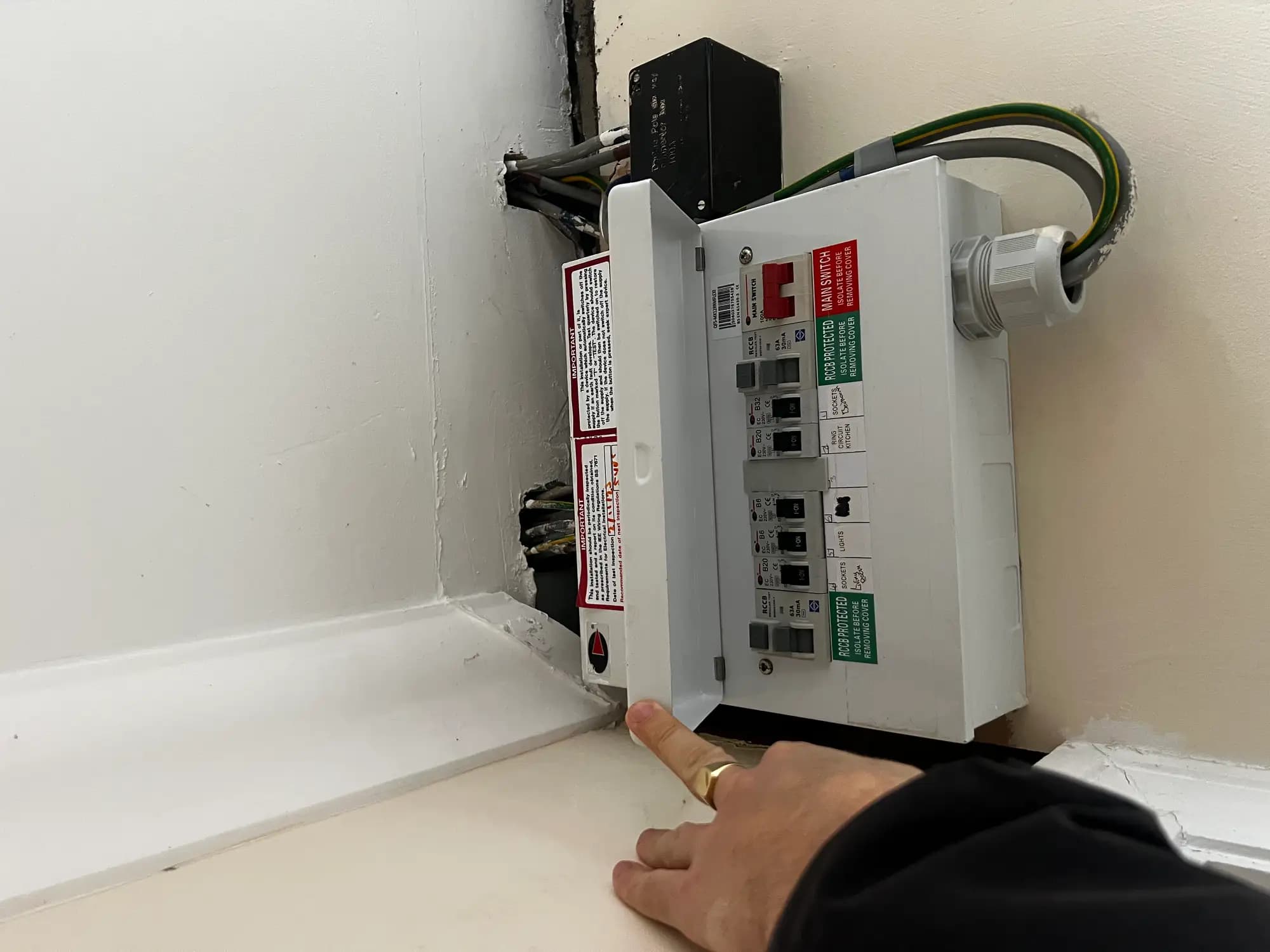 property photo 6 of 8