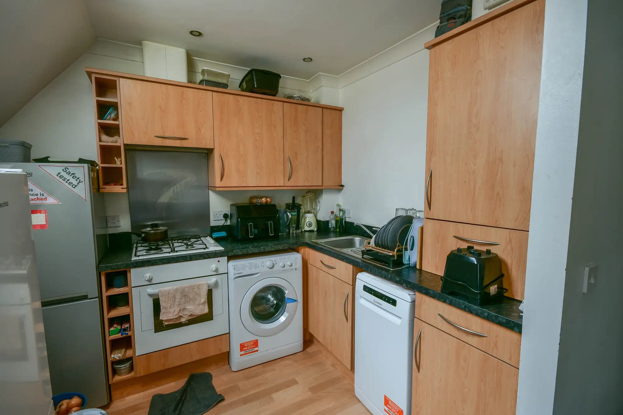 property photo 5 of 15