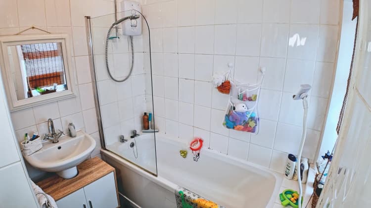 property photo 8 of 25